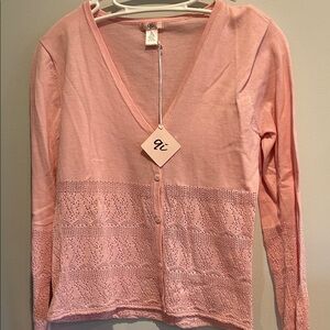 Qi Soft Pink V-Neck Sweater. Vneck. 100%cotton.